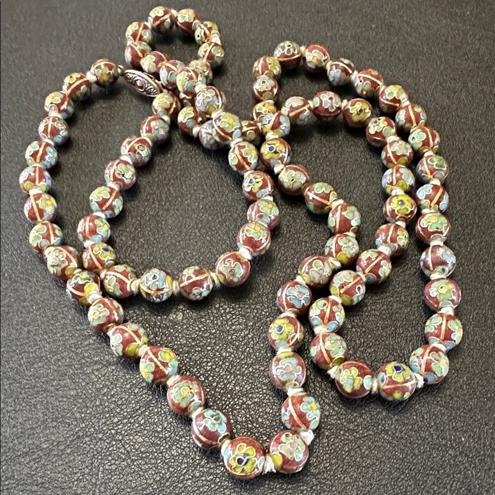 Chinese Cloisonné Box Clasp Hand Knotted 33” Necklace - Picture 11 of 12